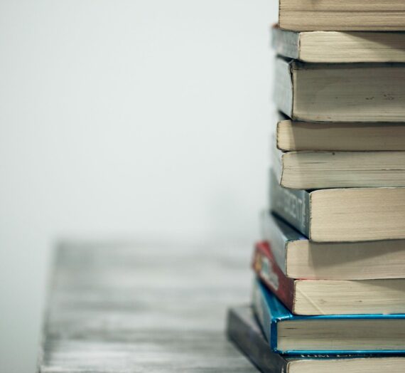 10 Books You HAVE To Read If You Want To Make Serious Money Online
